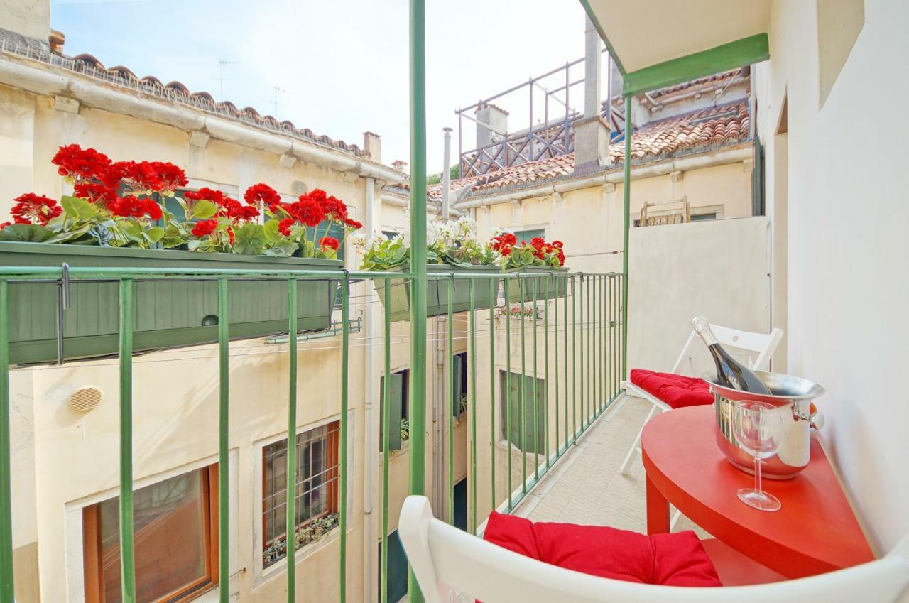 Calle Dei Fabbri Apartment เวนิส ภายนอก รูปภาพ