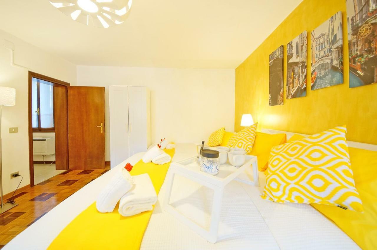 Calle Dei Fabbri Apartment เวนิส ภายนอก รูปภาพ